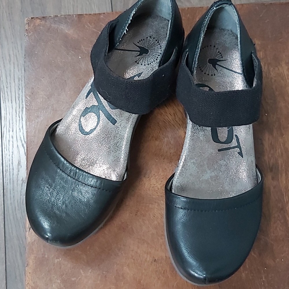OTBT platform leather shoes